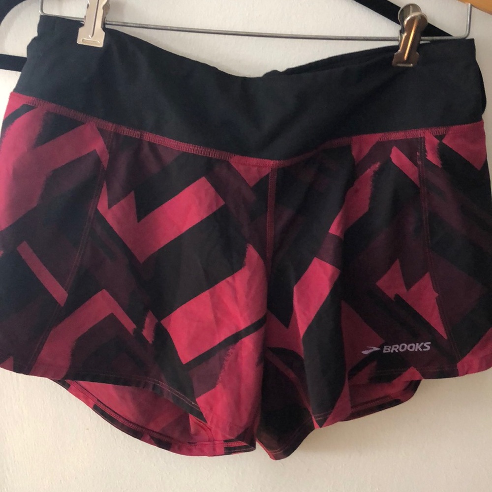 Brooks 5” Shorts- Medium